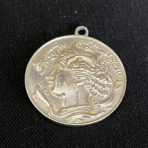 Med14441- medal replica of a devastate from Sicily
